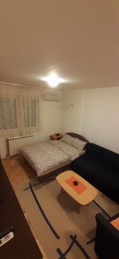 Ferienwohnung Sirmijum Hause Sremska Mitrovica Exterior foto